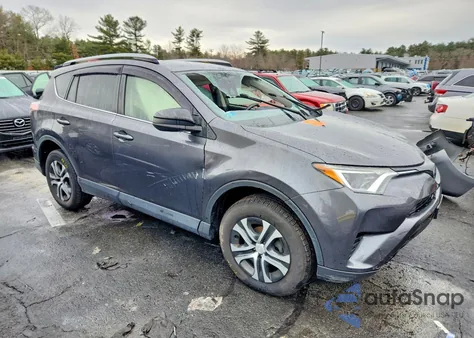 2017 Toyota Rav4 Le z USA, uszkodzony, nr VIN JTMBFREV8HJ111885